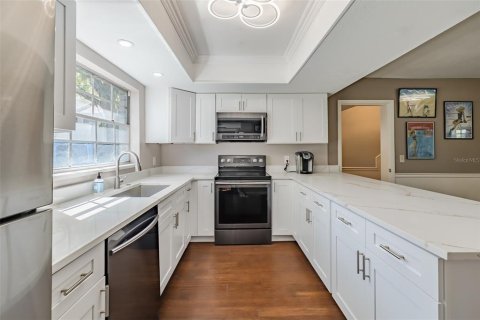 Casa en venta en Brandon, Florida, 4 dormitorios, 338.07 m2 № 1751180 - foto 7