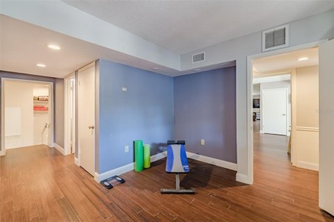 Casa en venta en Brandon, Florida, 4 dormitorios, 338.07 m2 № 1751180 - foto 28
