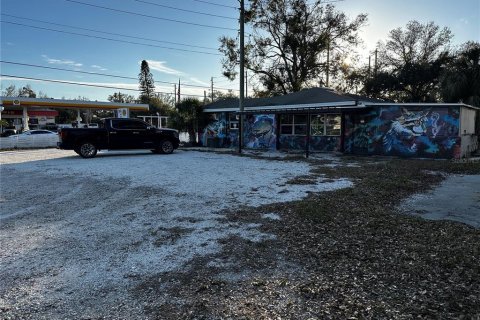 Commercial property in Gulfport, Florida 129.69 sq.m. № 2097870 - photo 6
