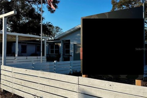 Commercial property in Gulfport, Florida 129.69 sq.m. № 2097870 - photo 2