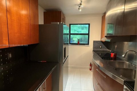Casa en alquiler en Miami, Florida, 3 dormitorios, 193.14 m2 № 1842516 - foto 21