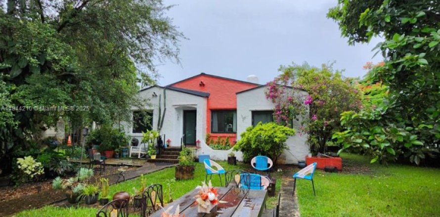 Villa ou maison à Miami, Floride 3 chambres, 193.14 m2 № 1842516