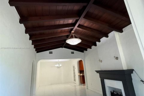 Casa en alquiler en Miami, Florida, 3 dormitorios, 193.14 m2 № 1842516 - foto 14