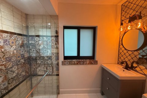 Casa en alquiler en Miami, Florida, 3 dormitorios, 193.14 m2 № 1842516 - foto 25