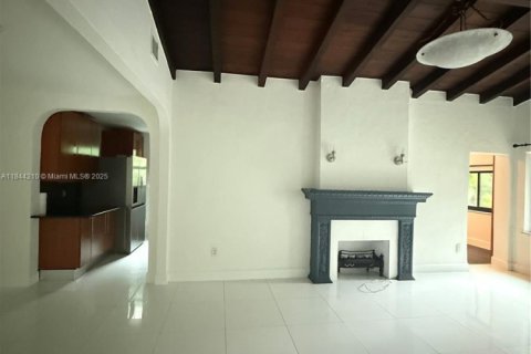Casa en alquiler en Miami, Florida, 3 dormitorios, 193.14 m2 № 1842516 - foto 24