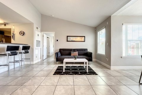 Condominio en alquiler en Kissimmee, Florida, 2 dormitorios, 95.32 m2 № 1902781 - foto 9