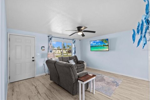 Casa en venta en Hudson, Florida, 2 dormitorios, 95.5 m2 № 1651164 - foto 9