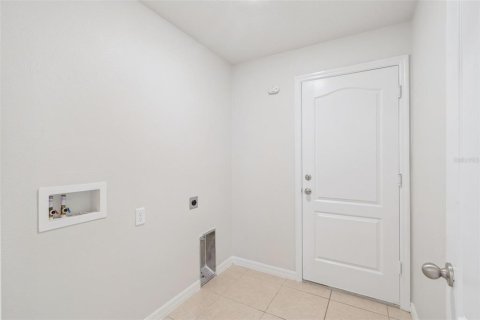 Villa ou maison à vendre à Mascotte, Floride: 5 chambres, 180.6 m2 № 2107964 - photo 16