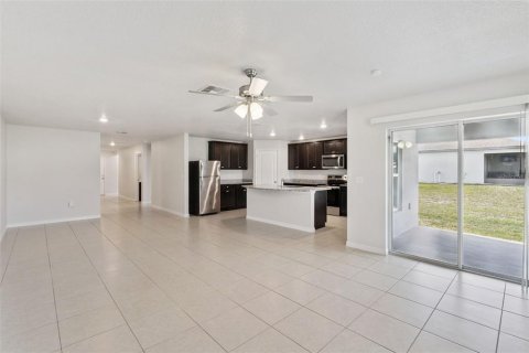 Villa ou maison à vendre à Mascotte, Floride: 5 chambres, 180.6 m2 № 2107964 - photo 5