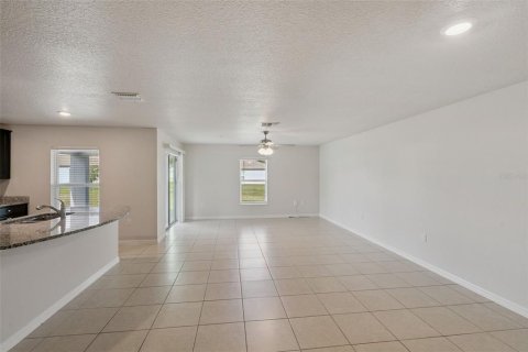 Villa ou maison à vendre à Mascotte, Floride: 5 chambres, 180.6 m2 № 2107964 - photo 3