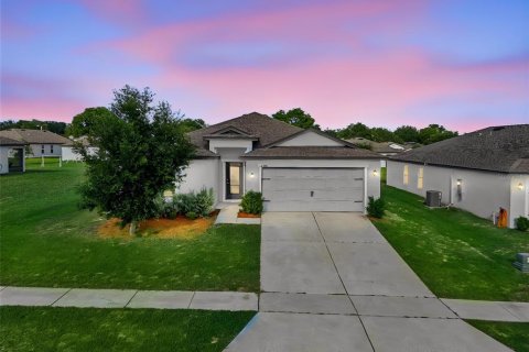 Casa en Mascotte, Florida 5 dormitorios, 180.6 m2 № 2107964