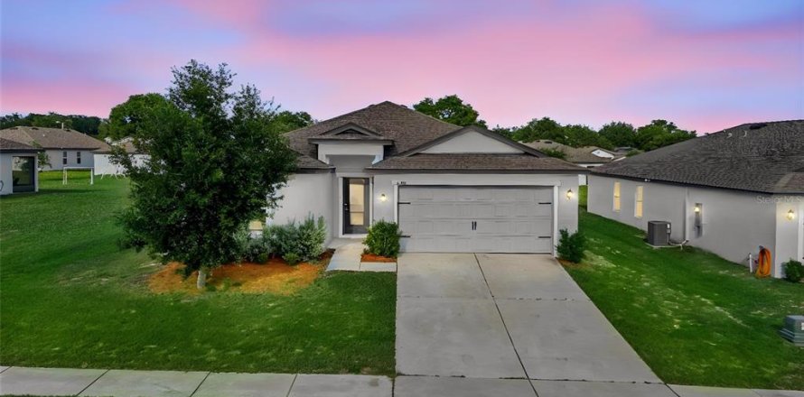 Villa ou maison à Mascotte, Floride 5 chambres, 180.6 m2 № 2107964