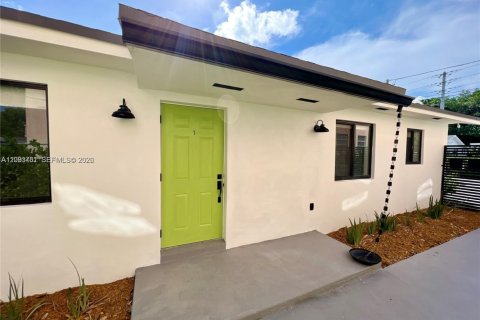 Villa ou maison à Miami, Floride 3 chambres № 2384665