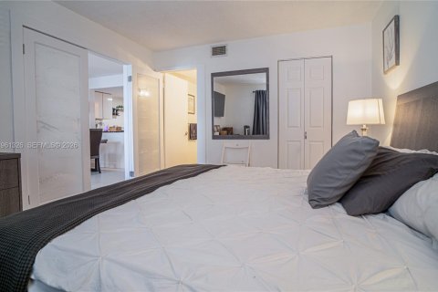 Condominio en alquiler en Miami Beach, Florida, 2 dormitorios, 75.25 m2 № 2023215 - foto 9