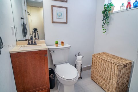 Condominio en alquiler en Miami Beach, Florida, 2 dormitorios, 75.25 m2 № 2023215 - foto 7