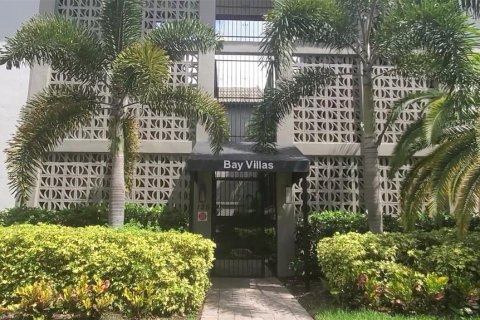Copropriété à louer à Saint Petersburg, Floride: 2 chambres, 69.12 m2 № 1827671 - photo 1