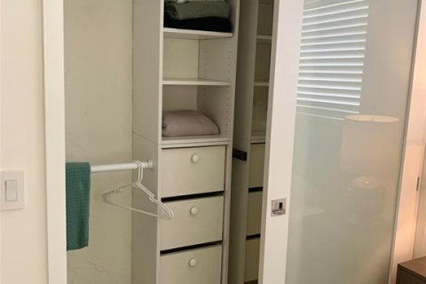 Снять в аренду кондоминиум в Сент-Питерсберг, Флорида 4 комнаты, 69.12м2, № 1827671 - фото 18