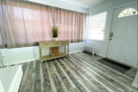 House in Winter Park, Florida 4 bedrooms, 167.69 sq.m. № 366295 - photo 6