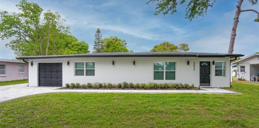 House in Winter Park, Florida 4 bedrooms, 167.69 sq.m. № 366295