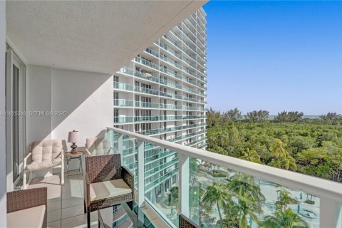 Condo in Sunny Isles Beach, Florida, 2 bedrooms  № 1984127 - photo 3