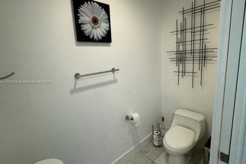 Condominio en venta en Miami, Florida, 1 dormitorio, 73.49 m2 № 1478572 - foto 10