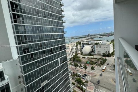 Condominio en venta en Miami, Florida, 1 dormitorio, 73.49 m2 № 1478572 - foto 1