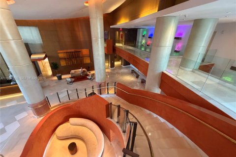 Condominio en alquiler en Miami Beach, Florida, 2 dormitorios, 163.42 m2 № 1995718 - foto 23