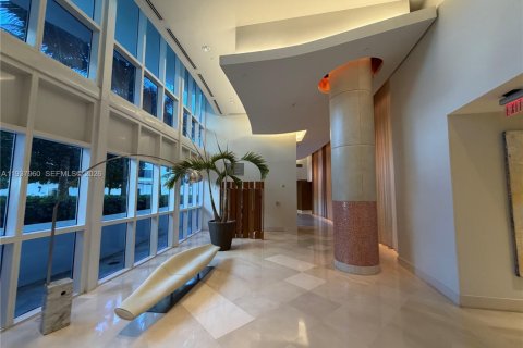 Condominio en alquiler en Miami Beach, Florida, 2 dormitorios, 163.42 m2 № 1995718 - foto 26