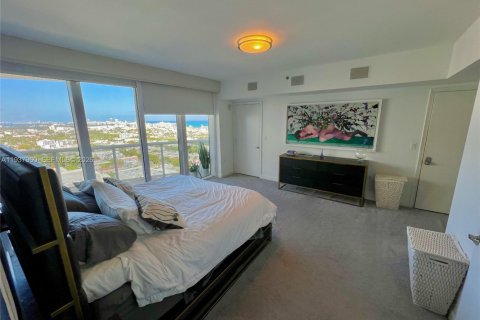 Condominio en alquiler en Miami Beach, Florida, 2 dormitorios, 163.42 m2 № 1995718 - foto 14