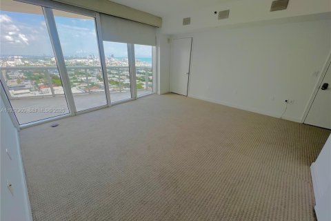 Condominio en alquiler en Miami Beach, Florida, 2 dormitorios, 163.42 m2 № 1995718 - foto 19