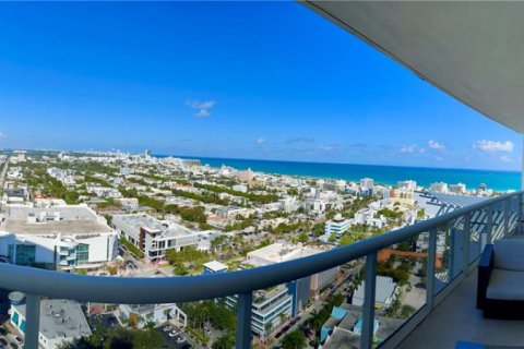 Condominio en alquiler en Miami Beach, Florida, 2 dormitorios, 163.42 m2 № 1995718 - foto 4
