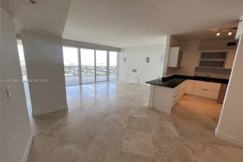 Condominio en alquiler en Miami Beach, Florida, 2 dormitorios, 163.42 m2 № 1995718 - foto 8