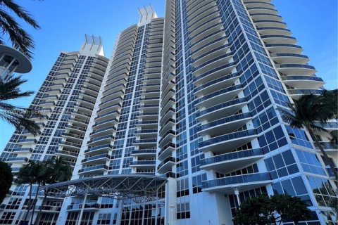 Condominio en Miami Beach, Florida, 2 dormitorios № 1995718