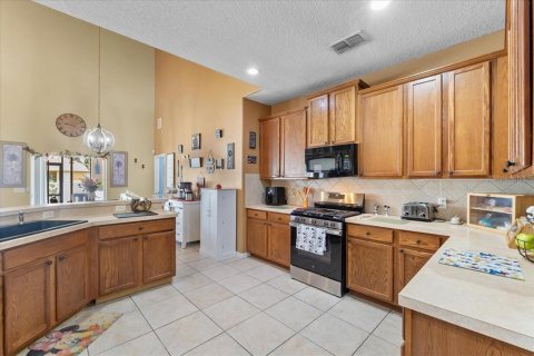 House in Lake Alfred, Florida 6 bedrooms, 323.49 sq.m. № 1876537 - photo 6