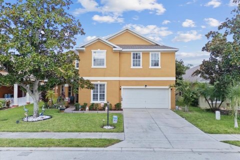 House in Lake Alfred, Florida 6 bedrooms, 323.49 sq.m. № 1876537 - photo 1
