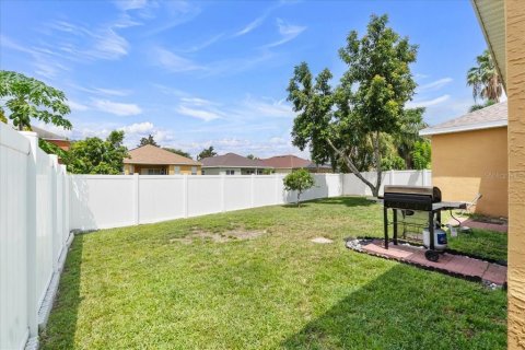 House in Lake Alfred, Florida 6 bedrooms, 323.49 sq.m. № 1876537 - photo 10