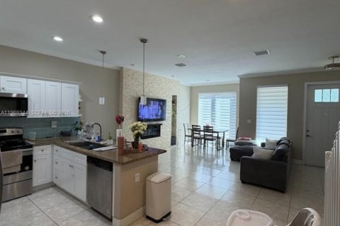 Touwnhouse à louer à Homestead, Floride: 3 chambres, 156.63 m2 № 2029411 - photo 5