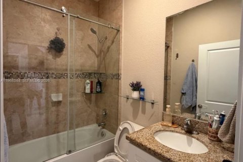 Touwnhouse à louer à Homestead, Floride: 3 chambres, 156.63 m2 № 2029411 - photo 7