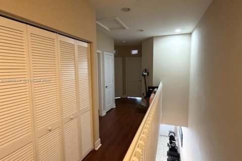 Touwnhouse à louer à Homestead, Floride: 3 chambres, 156.63 m2 № 2029411 - photo 9