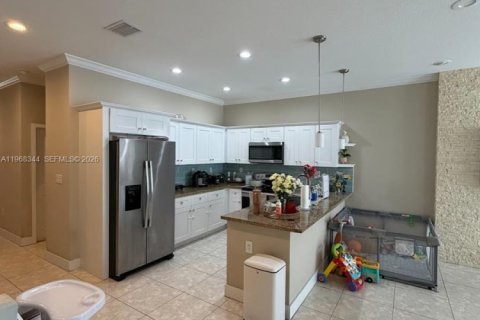 Touwnhouse à louer à Homestead, Floride: 3 chambres, 156.63 m2 № 2029411 - photo 4