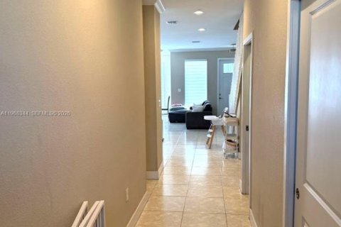 Touwnhouse à louer à Homestead, Floride: 3 chambres, 156.63 m2 № 2029411 - photo 2