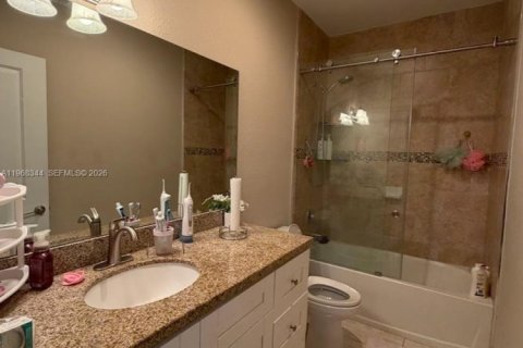 Touwnhouse à louer à Homestead, Floride: 3 chambres, 156.63 m2 № 2029411 - photo 10