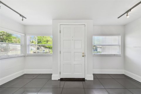 Casa en alquiler en Tampa, Florida, 2 dormitorios, 99.78 m2 № 1915394 - foto 13