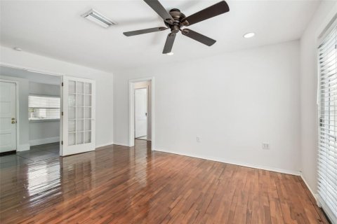 Casa en alquiler en Tampa, Florida, 2 dormitorios, 99.78 m2 № 1915394 - foto 17