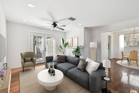 Casa en alquiler en Tampa, Florida, 2 dormitorios, 99.78 m2 № 1915394 - foto 3