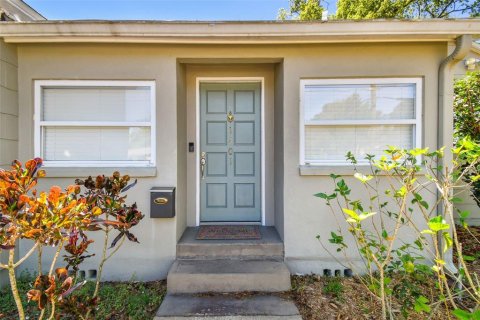 Casa en alquiler en Tampa, Florida, 2 dormitorios, 99.78 m2 № 1915394 - foto 12