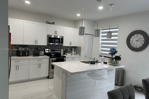 Купить таунхаус в Хомстед, Флорида 3 спальни, 169.73м2, № 1958139 - фото 15