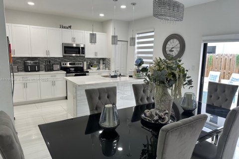 Купить таунхаус в Хомстед, Флорида 3 спальни, 169.73м2, № 1958139 - фото 4