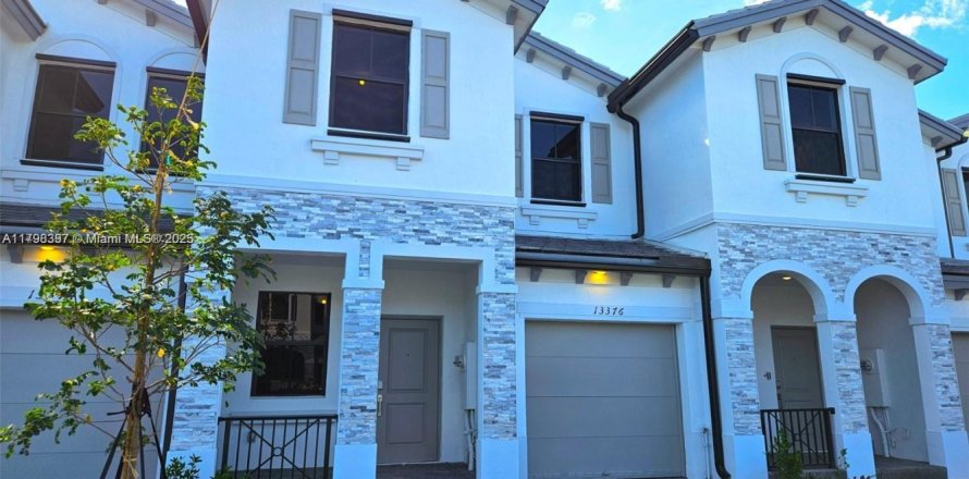 Таунхаус в Хомстед, Флорида 3 спальни, 169.73м2 № 1958139