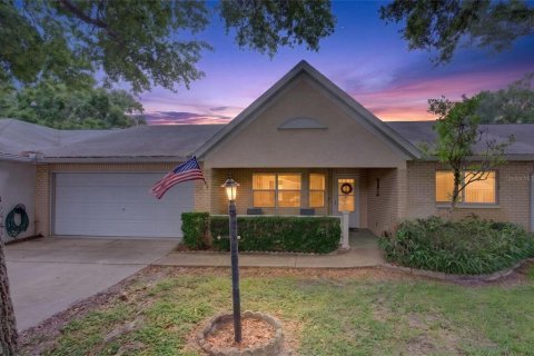 Villa ou maison à Ocala, Floride 2 chambres, 141.3 m2 № 2149910